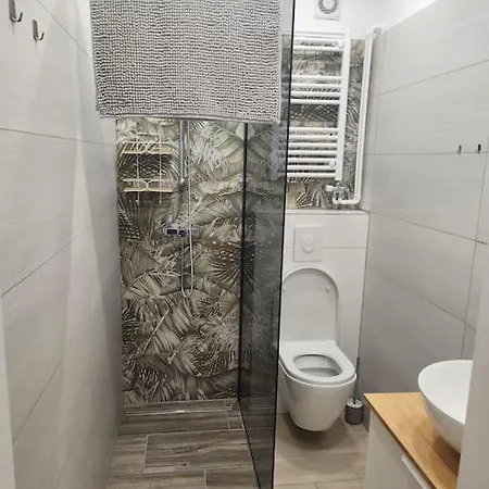 Cozy Near The With Free Parking דירה לובליאנה
